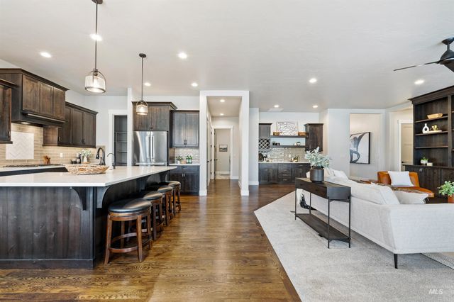 8272 W Sparks Lake Dr, Boise, ID 83714