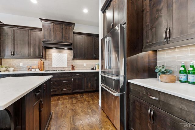 8272 W Sparks Lake Dr, Boise, ID 83714