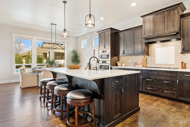 8272 W Sparks Lake Dr, Boise, ID 83714