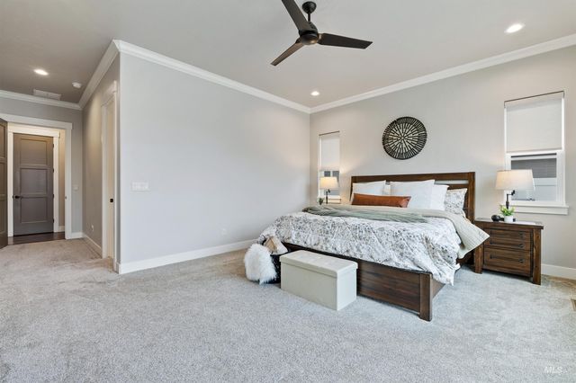 8272 W Sparks Lake Dr, Boise, ID 83714