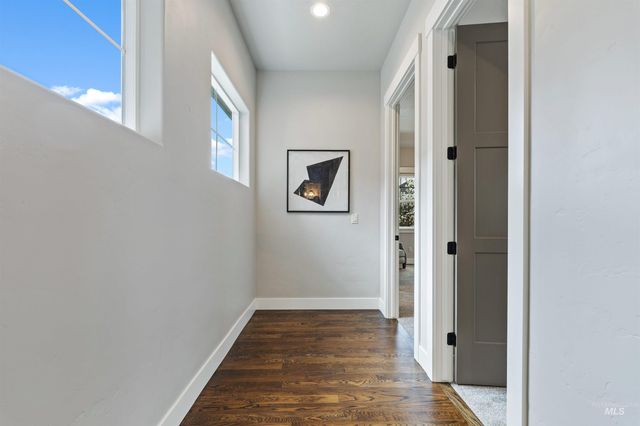 8272 W Sparks Lake Dr, Boise, ID 83714