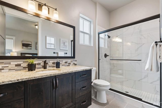 8272 W Sparks Lake Dr, Boise, ID 83714