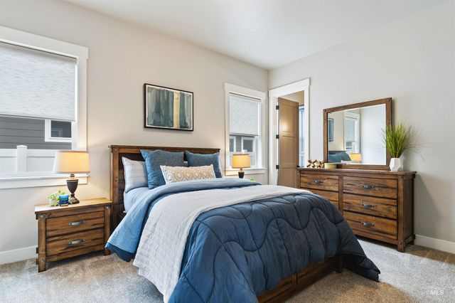 8272 W Sparks Lake Dr, Boise, ID 83714