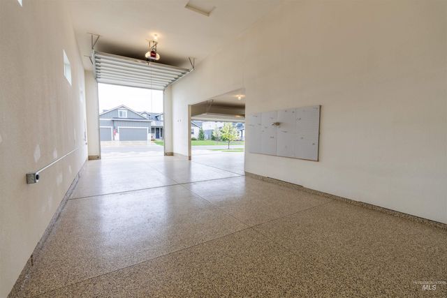 8272 W Sparks Lake Dr, Boise, ID 83714