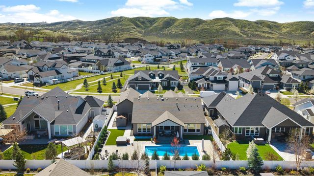 8272 W Sparks Lake Dr, Boise, ID 83714