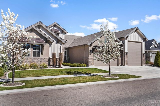 8272 W Sparks Lake Dr, Boise, ID 83714