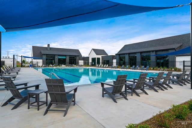 8272 W Sparks Lake Dr, Boise, ID 83714