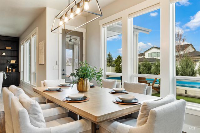 8272 W Sparks Lake Dr, Boise, ID 83714