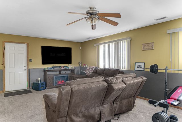 14328 S Division Street, Posen, IL 60469