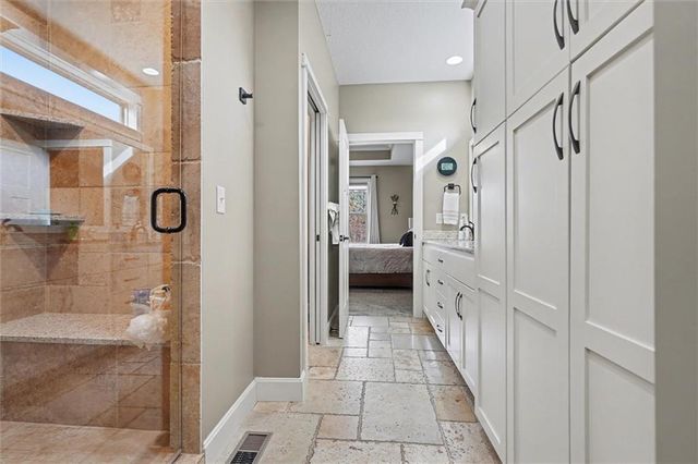 2250 Lake Pointe Drive 1900, Lawrence, KS 66049