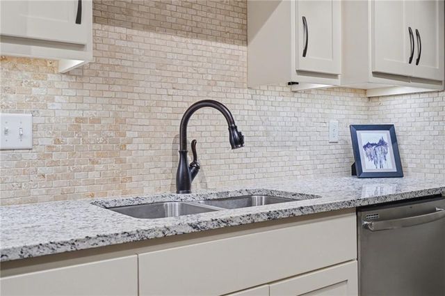 2250 Lake Pointe Drive 1900, Lawrence, KS 66049