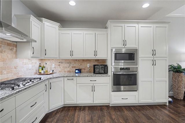 2250 Lake Pointe Drive 1900, Lawrence, KS 66049