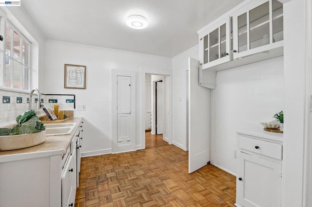 1542 Buena Vista Ave, Alameda, CA 94501