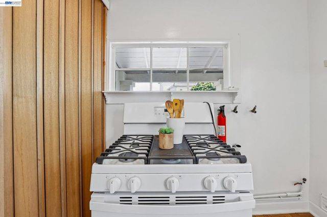 1542 Buena Vista Ave, Alameda, CA 94501