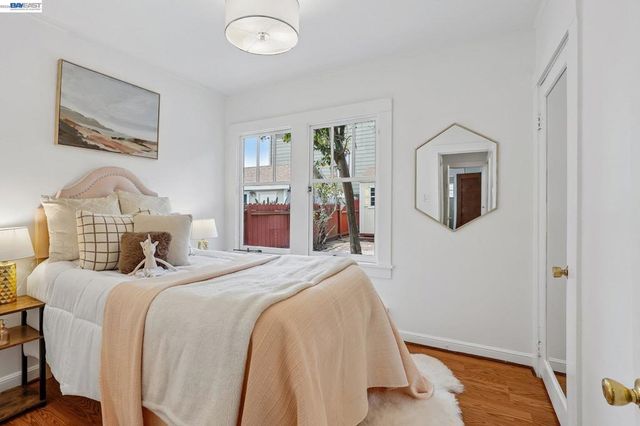 1542 Buena Vista Ave, Alameda, CA 94501