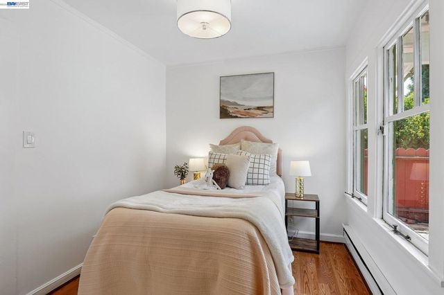 1542 Buena Vista Ave, Alameda, CA 94501