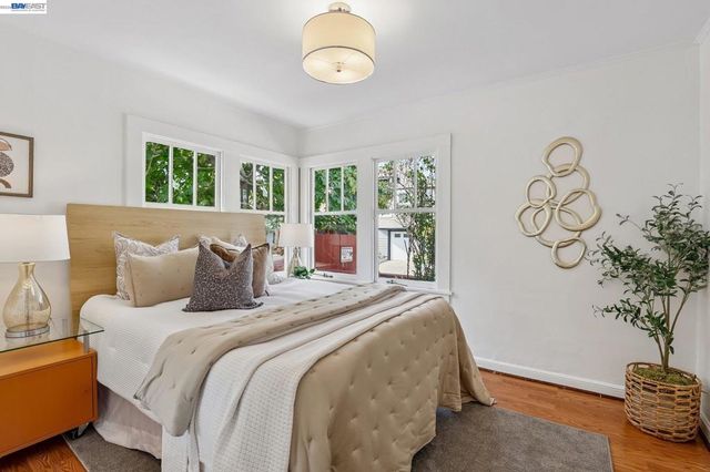1542 Buena Vista Ave, Alameda, CA 94501