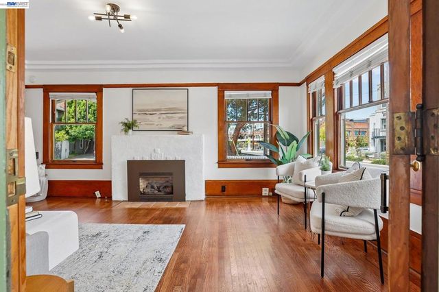 1542 Buena Vista Ave, Alameda, CA 94501
