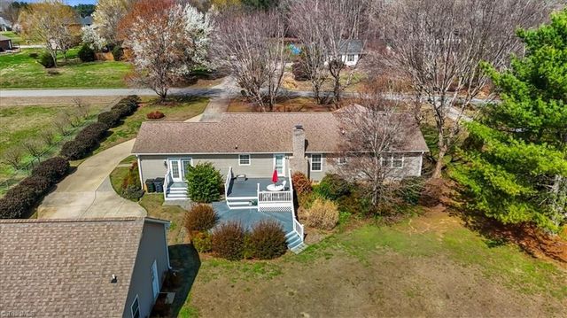 8997 Pepper Ridge Court, Oak Ridge, NC 27310