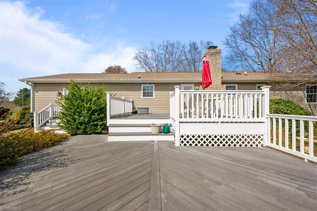 8997 Pepper Ridge Court, Oak Ridge, NC 27310