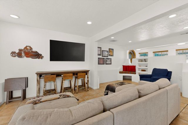314 Manzano Street NE, Albuquerque, NM 87108