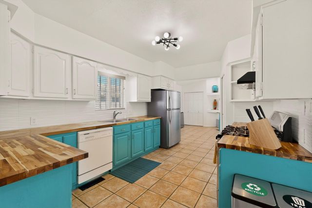 314 Manzano Street NE, Albuquerque, NM 87108