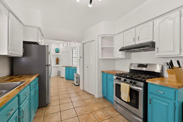 314 Manzano Street NE, Albuquerque, NM 87108