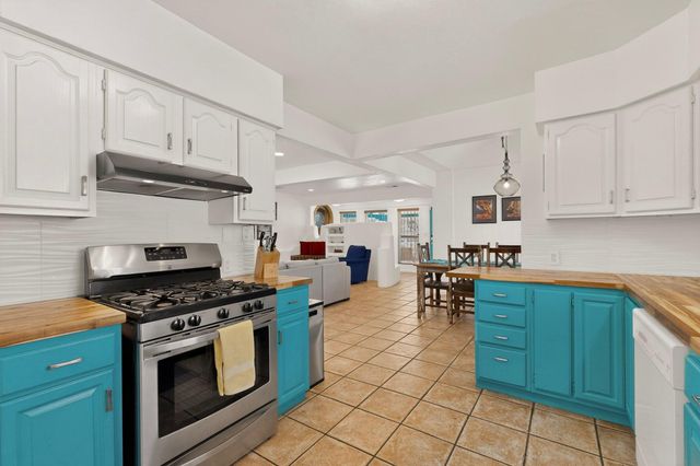314 Manzano Street NE, Albuquerque, NM 87108
