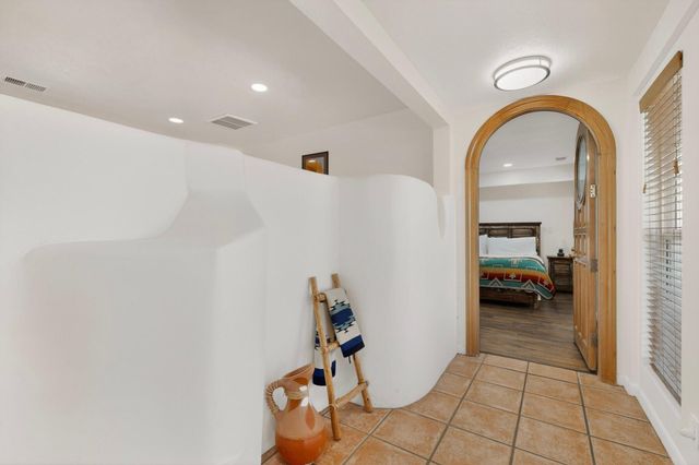 314 Manzano Street NE, Albuquerque, NM 87108