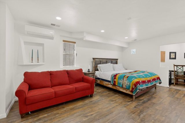 314 Manzano Street NE, Albuquerque, NM 87108