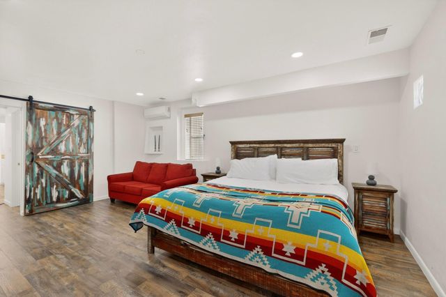 314 Manzano Street NE, Albuquerque, NM 87108