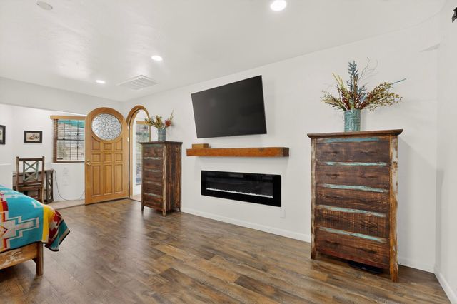 314 Manzano Street NE, Albuquerque, NM 87108