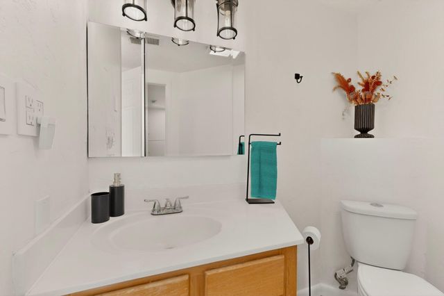 314 Manzano Street NE, Albuquerque, NM 87108