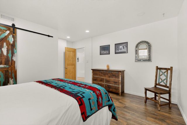 314 Manzano Street NE, Albuquerque, NM 87108