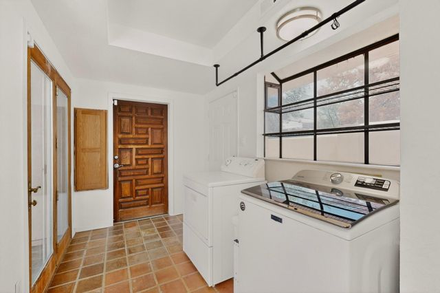 314 Manzano Street NE, Albuquerque, NM 87108