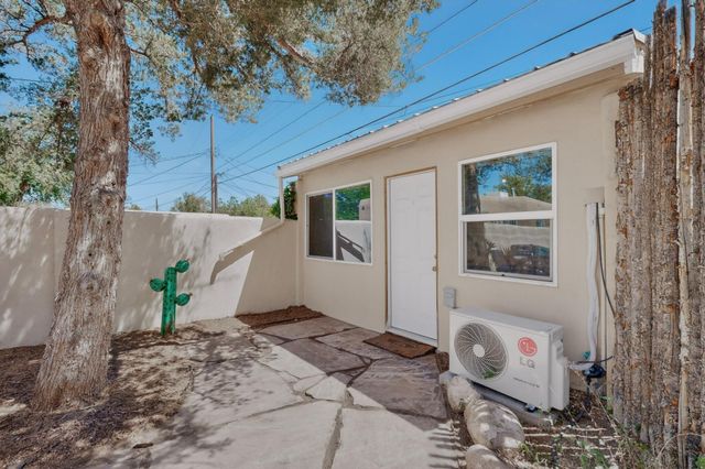 314 Manzano Street NE, Albuquerque, NM 87108