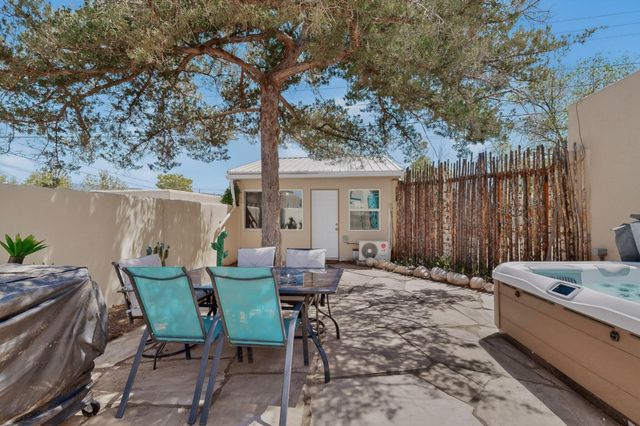 314 Manzano Street NE, Albuquerque, NM 87108