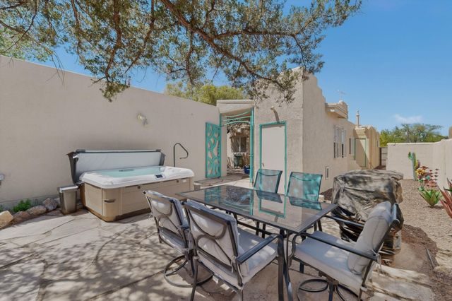 314 Manzano Street NE, Albuquerque, NM 87108