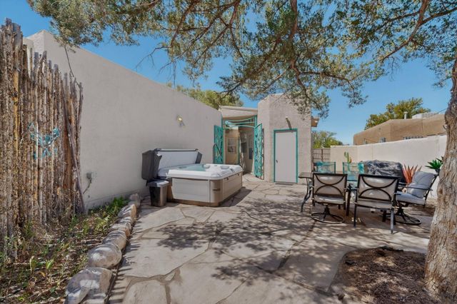 314 Manzano Street NE, Albuquerque, NM 87108