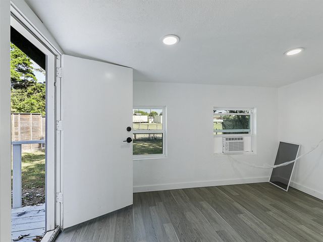 609 E Linda Drive, Garland, TX 75041