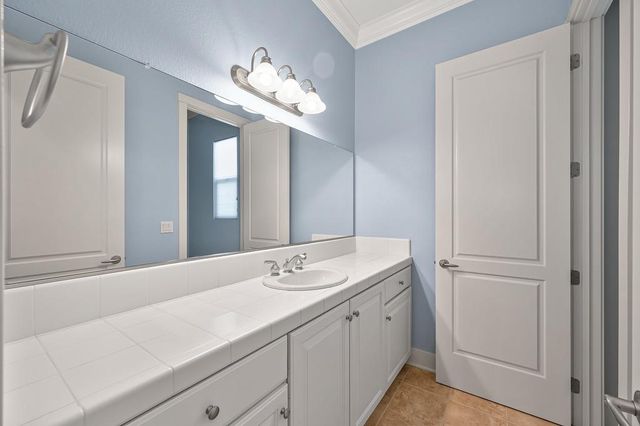 2763 Eagles Peak Ln, Lincoln, CA 95648