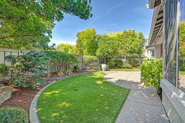 2763 Eagles Peak Ln, Lincoln, CA 95648