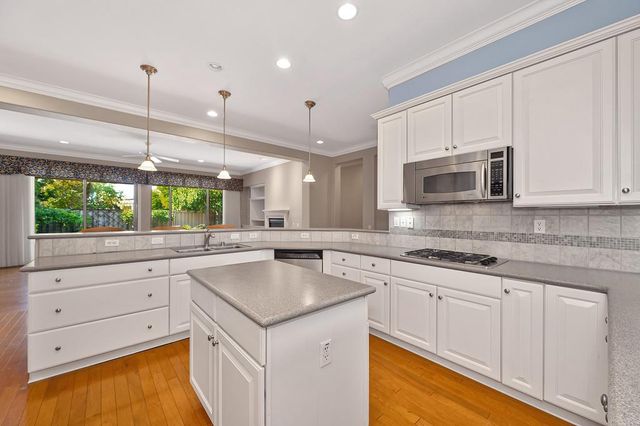 2763 Eagles Peak Ln, Lincoln, CA 95648