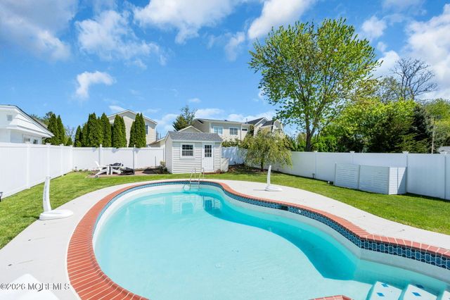 558 Central Avenue, Spring Lake Heights, NJ 07762