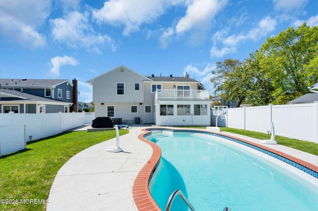558 Central Avenue, Spring Lake Heights, NJ 07762