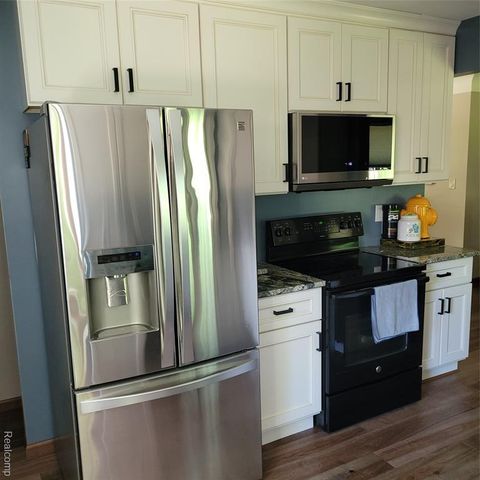 24640 Huron River Drive, Rockwood, MI 48173