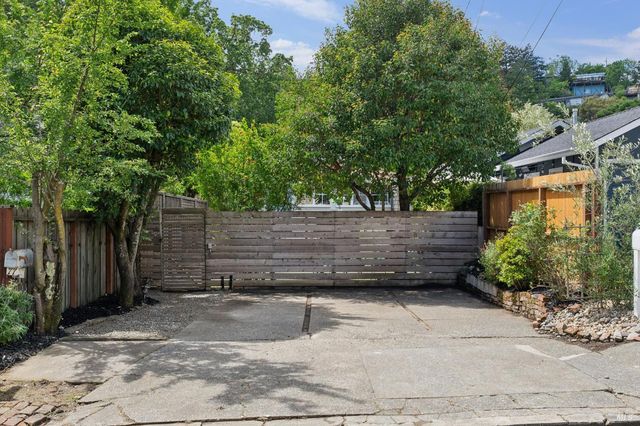 77 Willow Ave, Fairfax, CA 94930