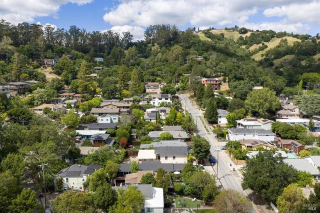 77 Willow Ave, Fairfax, CA 94930