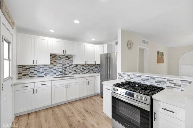 912 Kelly, Barstow, CA 92311