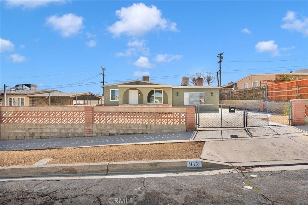 Image 1 of property listing at 912 Kelly, Barstow, CA 92311